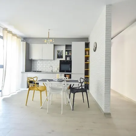Pelican S House Mamaia Nord Ibo
